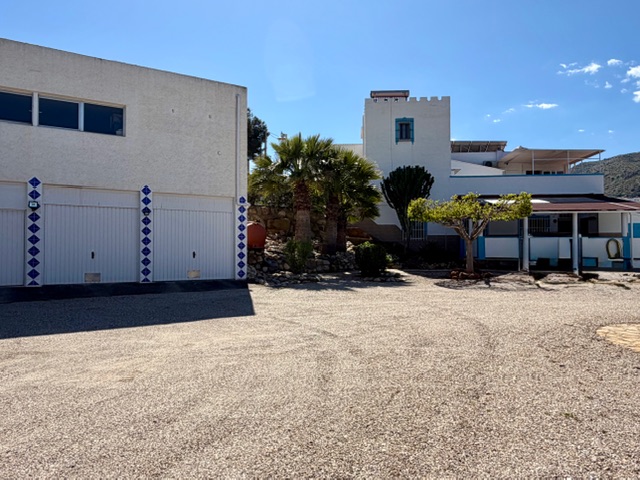 Image No.16-10 Bed Villa for sale