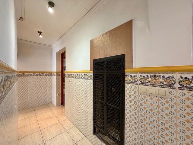 Image No.27-10 Bed Villa for sale