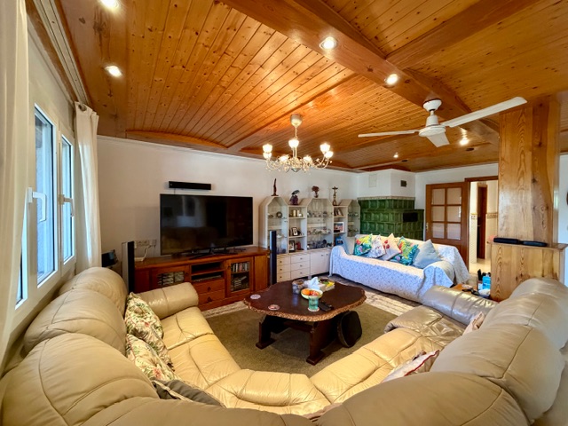 Image No.32-10 Bed Villa for sale