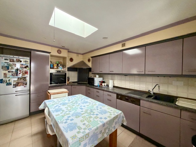 Image No.50-10 Bed Villa for sale