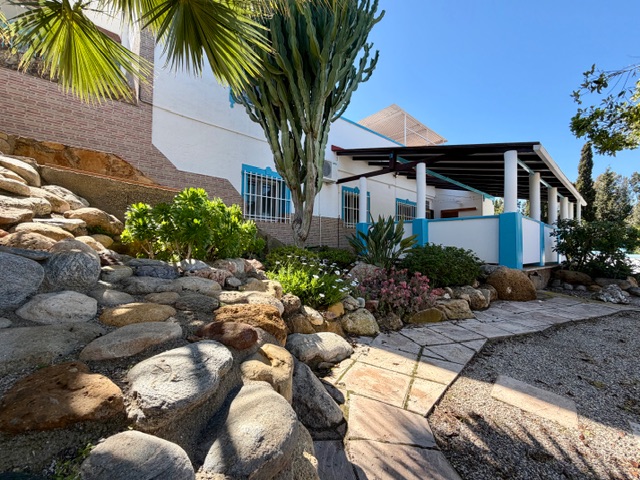 Image No.56-10 Bed Villa for sale