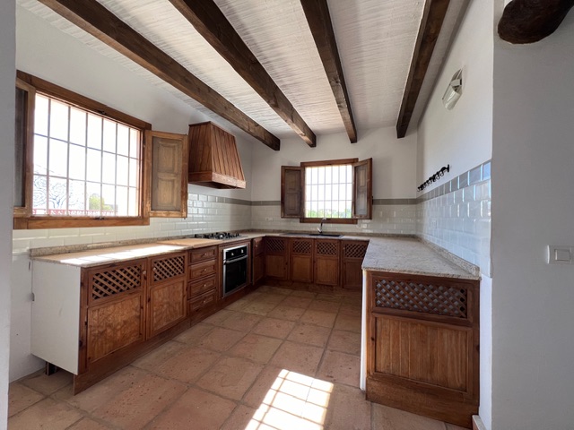 Image No.11-5 Bed Country House for sale