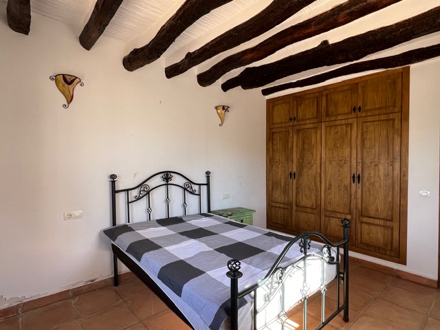 Image No.15-5 Bed Country House for sale