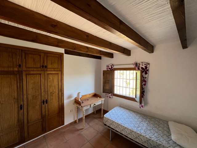 Image No.7-5 Bed Country House for sale