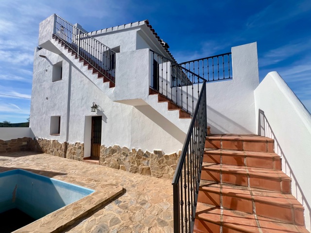 Image No.8-5 Bed Country House for sale