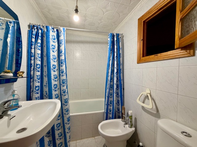 Image No.11-4 Bed Country House for sale