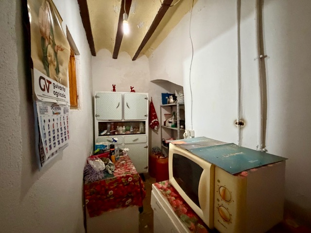 Image No.12-4 Bed Country House for sale