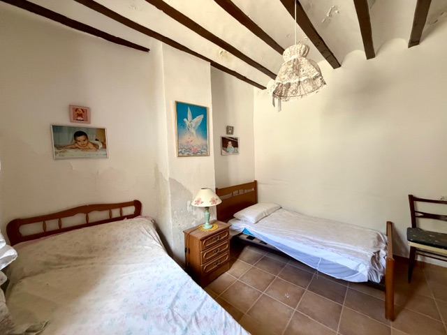 Image No.14-4 Bed Country House for sale