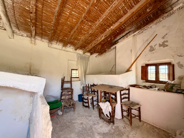 Image No.16-4 Bed Country House for sale