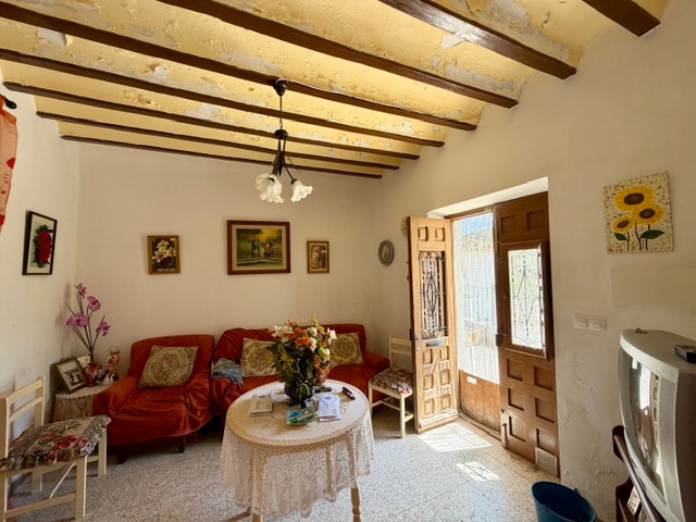 Image No.6-4 Bed Country House for sale
