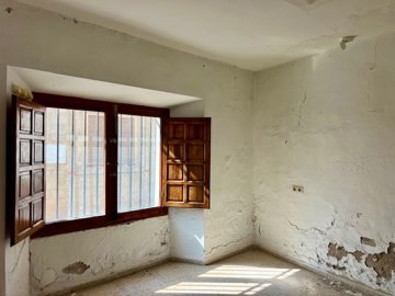 14801686381