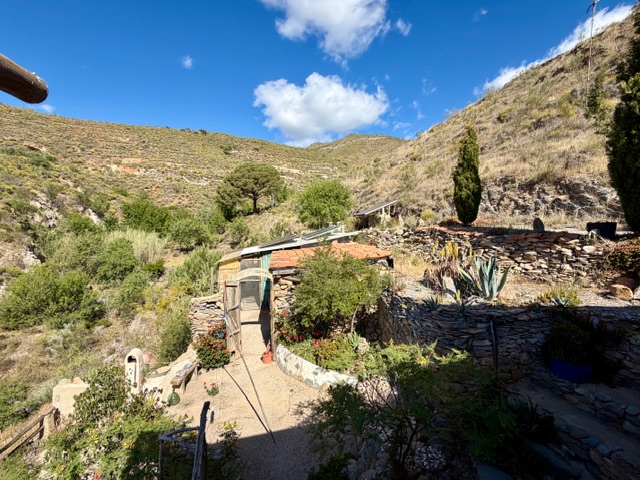 Image No.27-2 Bed Country House for sale