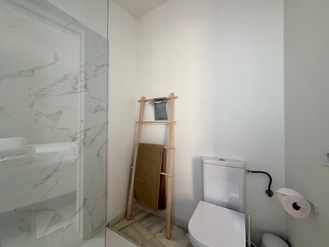 Image No.21-2 Bed Apartment for sale