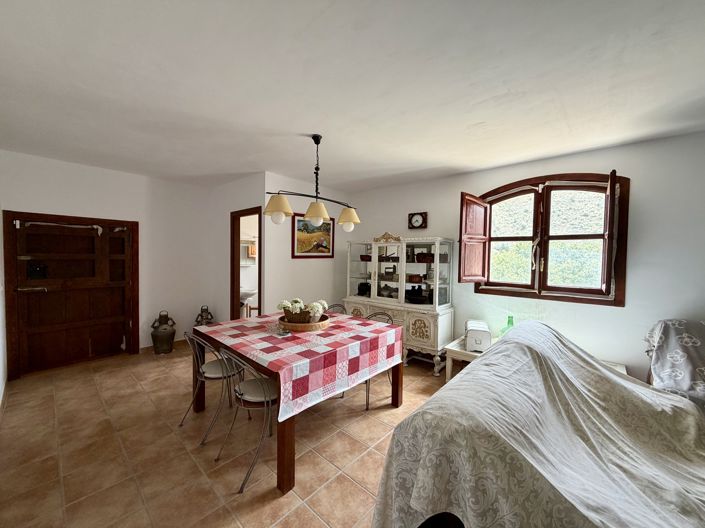 Image No.17-4 Bed Country House for sale