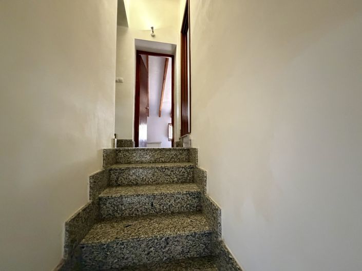 Image No.21-4 Bed Country House for sale