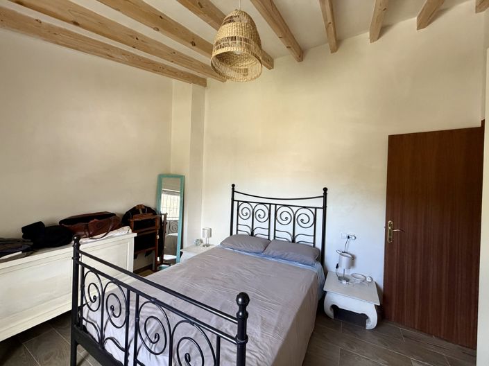 Image No.22-4 Bed Country House for sale