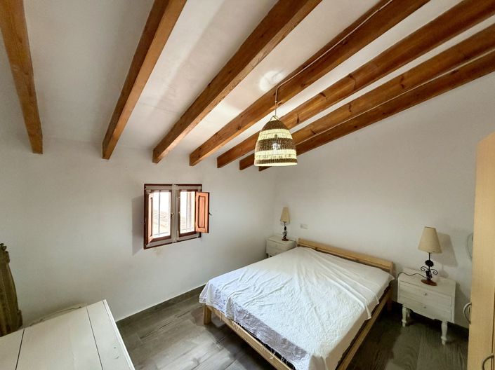 Image No.23-4 Bed Country House for sale