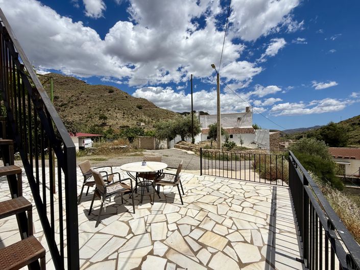 Image No.7-4 Bed Country House for sale