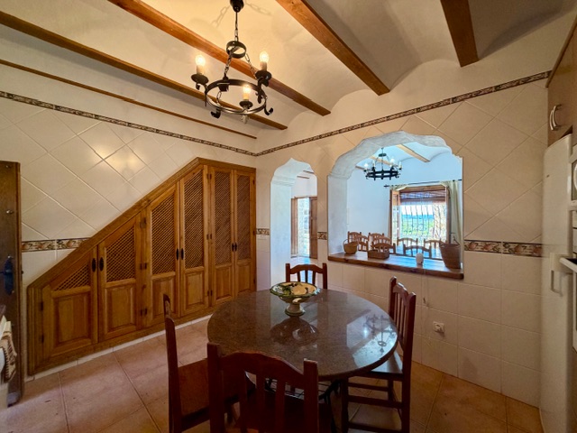 Image No.10-5 Bed House for sale