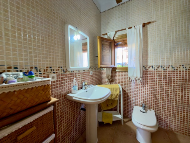 Image No.13-5 Bed House for sale