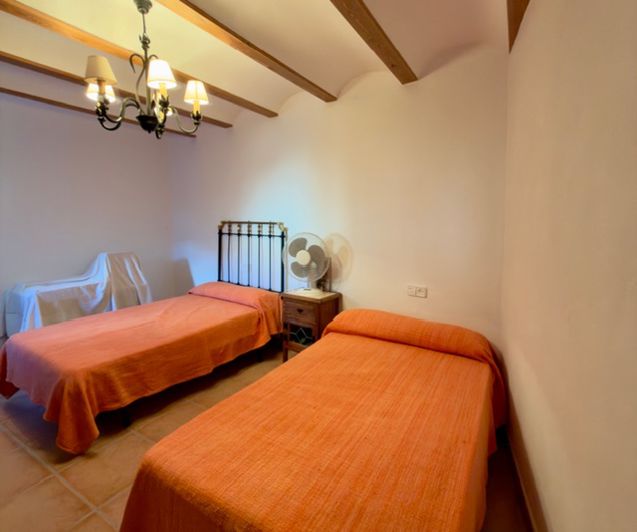 Image No.16-5 Bed House for sale