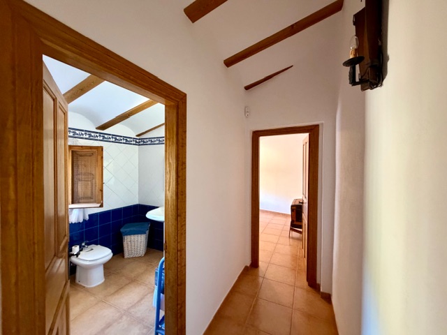 Image No.19-5 Bed House for sale