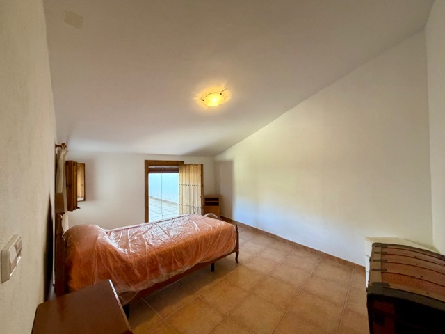 Image No.20-5 Bed House for sale