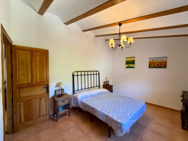 Image No.26-5 Bed House for sale