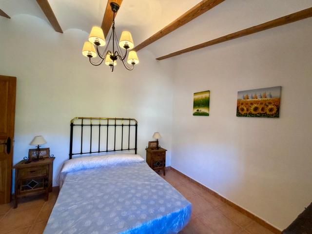 Image No.27-5 Bed House for sale