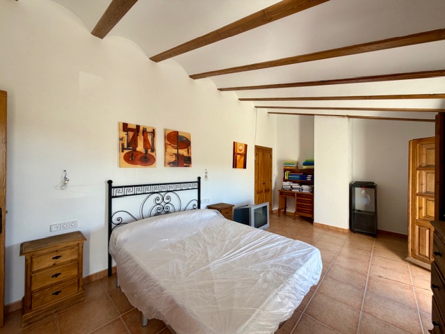 Image No.30-5 Bed House for sale