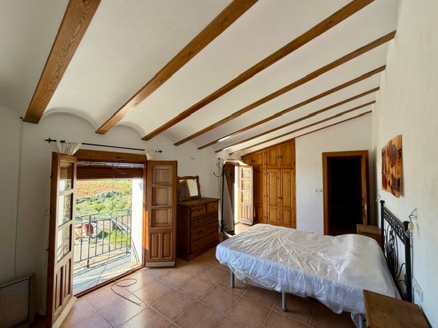 Image No.32-5 Bed House for sale