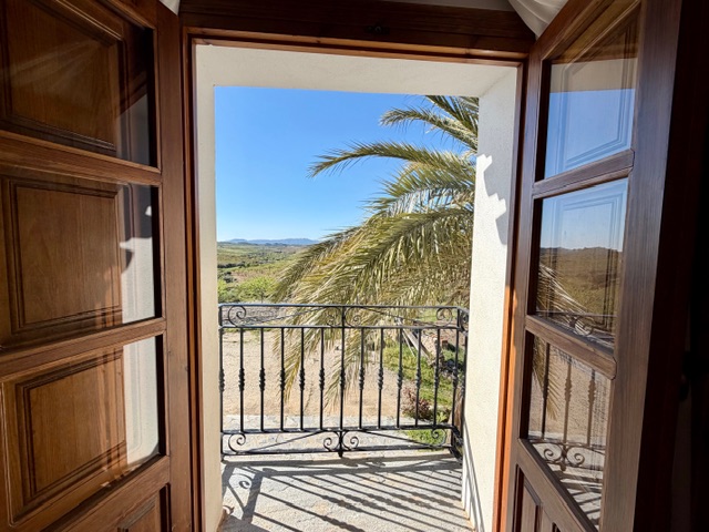 Image No.34-5 Bed House for sale