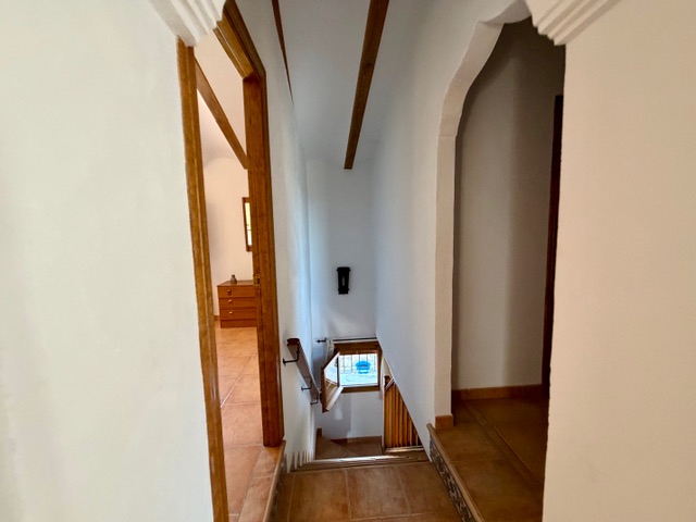 Image No.36-5 Bed House for sale