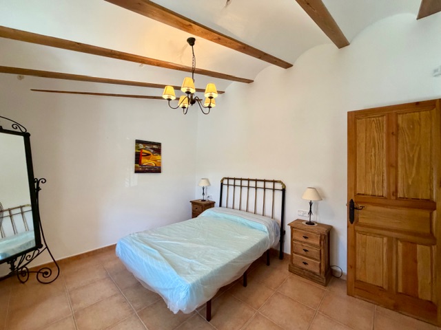 Image No.37-5 Bed House for sale