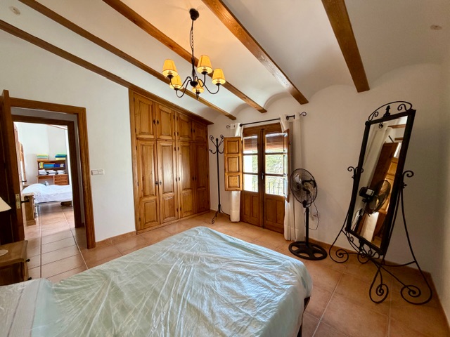 Image No.39-5 Bed House for sale