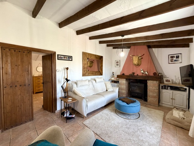 Image No.11-8 Bed Property for sale