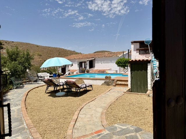 Image No.2-8 Bed Property for sale