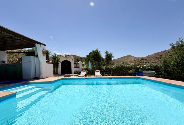 Image No.21-8 Bed Property for sale