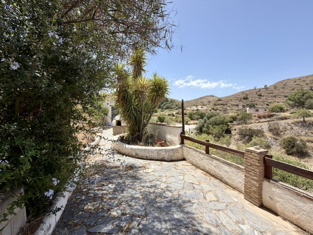 Image No.34-8 Bed Property for sale