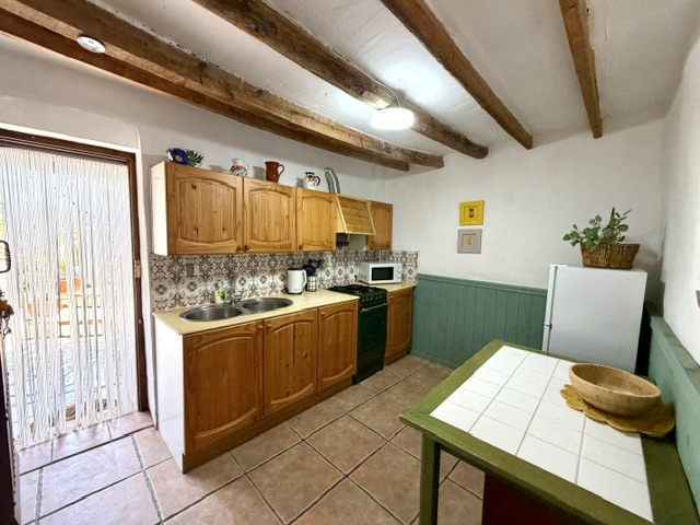 Image No.37-8 Bed Property for sale