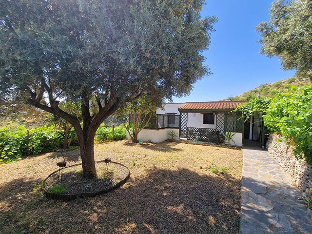 Image No.43-8 Bed Property for sale
