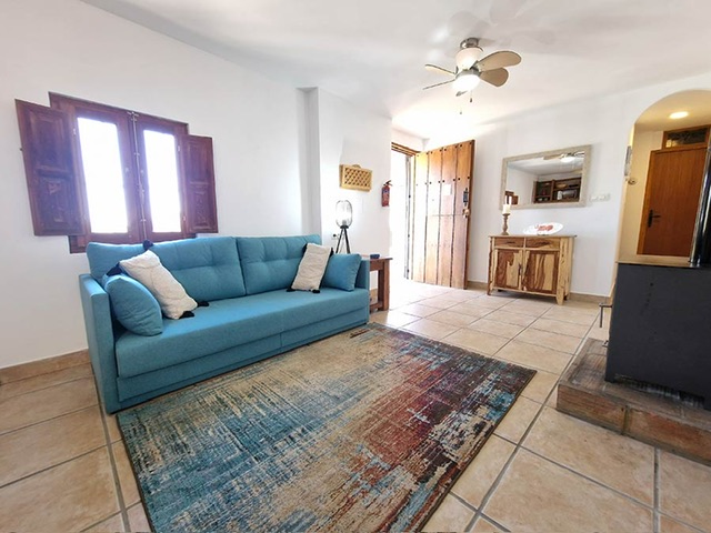 Image No.52-8 Bed Property for sale