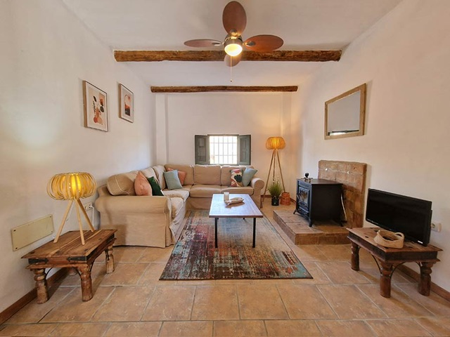Image No.59-8 Bed Property for sale