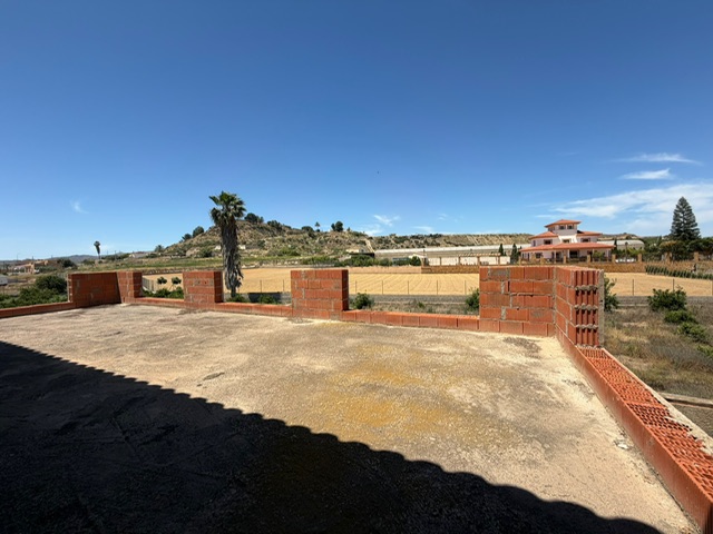 Image No.10-5 Bed Property for sale