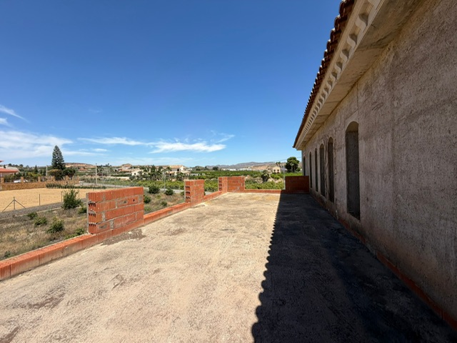Image No.13-5 Bed Property for sale