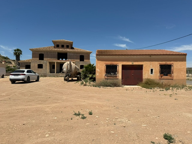 Image No.15-5 Bed Property for sale