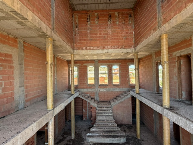 Image No.16-5 Bed Property for sale