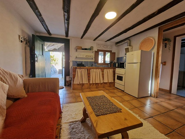 Image No.48-8 Bed Property for sale