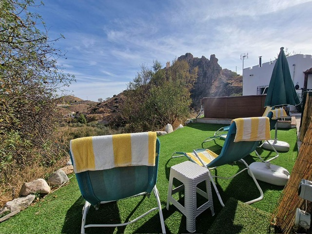 Image No.58-8 Bed Property for sale
