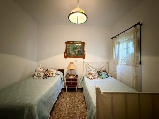 Image No.11-4 Bed Country House for sale